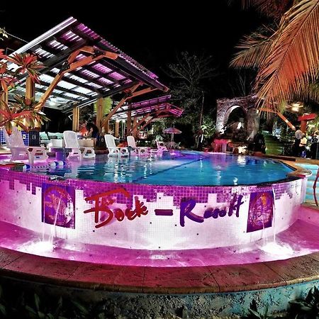 ווסט אנד The Dock Resort Over Water Retreat מראה חיצוני תמונה