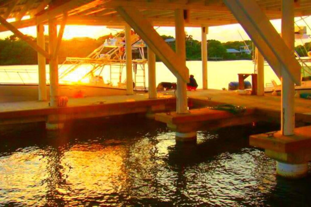ווסט אנד The Dock Resort Over Water Retreat מראה חיצוני תמונה