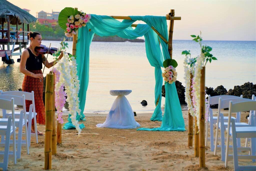 ווסט אנד The Dock Resort Over Water Retreat מראה חיצוני תמונה