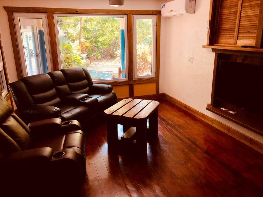 ווסט אנד The Dock Resort Over Water Retreat מראה חיצוני תמונה